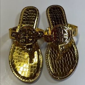 Rouge Helium Gold Metallic Sandals Womens Size 8 Thong Slide